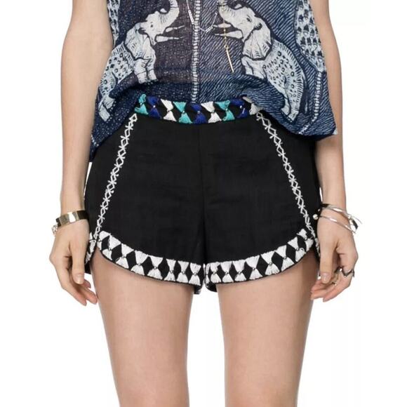 Free People F028P922 Black Petal Embellished Linen Shorts Size 2R MSRP $128 - Picture 2 of 9